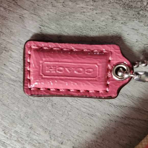 Coach tan & pink wristlet, outer pocket&zipper, inside 2 pockets, 6 cc slots. - Picture 5 of 8